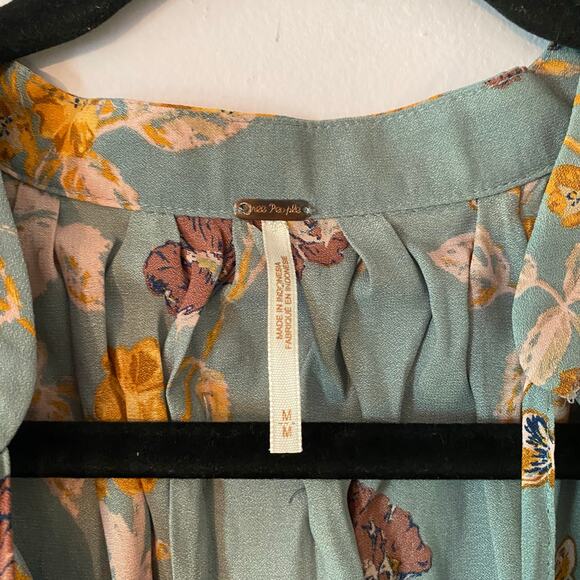 Free People Women size Medium So Fine Smocked Blue Floral Butterfly Flowy Blouse - Picture 3 of 12